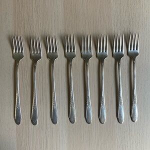 Vintage Set of Silver Plated Forks, WM. ROGERS & SON IS, GARDENIA Pattern 1941
